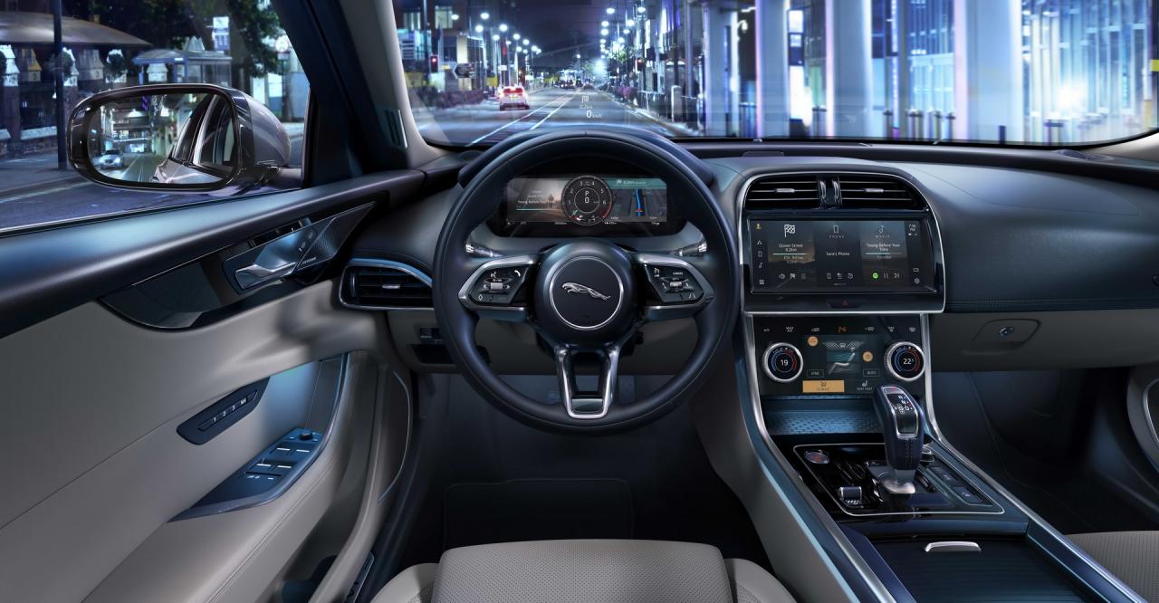 2021-Jaguar-XE-18.jpg