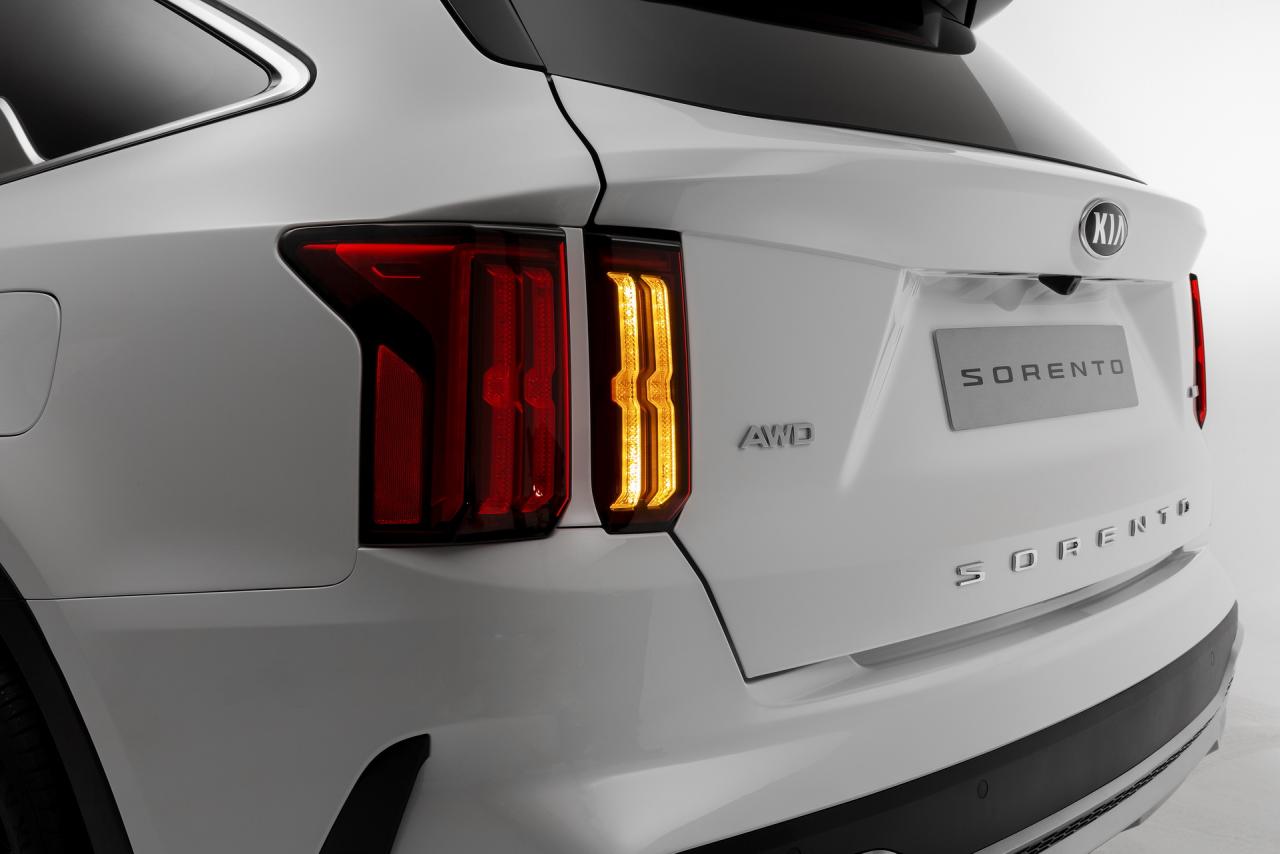 2021-Kia-Sorento-14-1.jpg