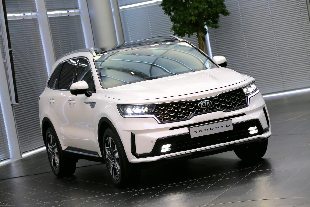 2021-Kia-Sorento-2-2.jpg