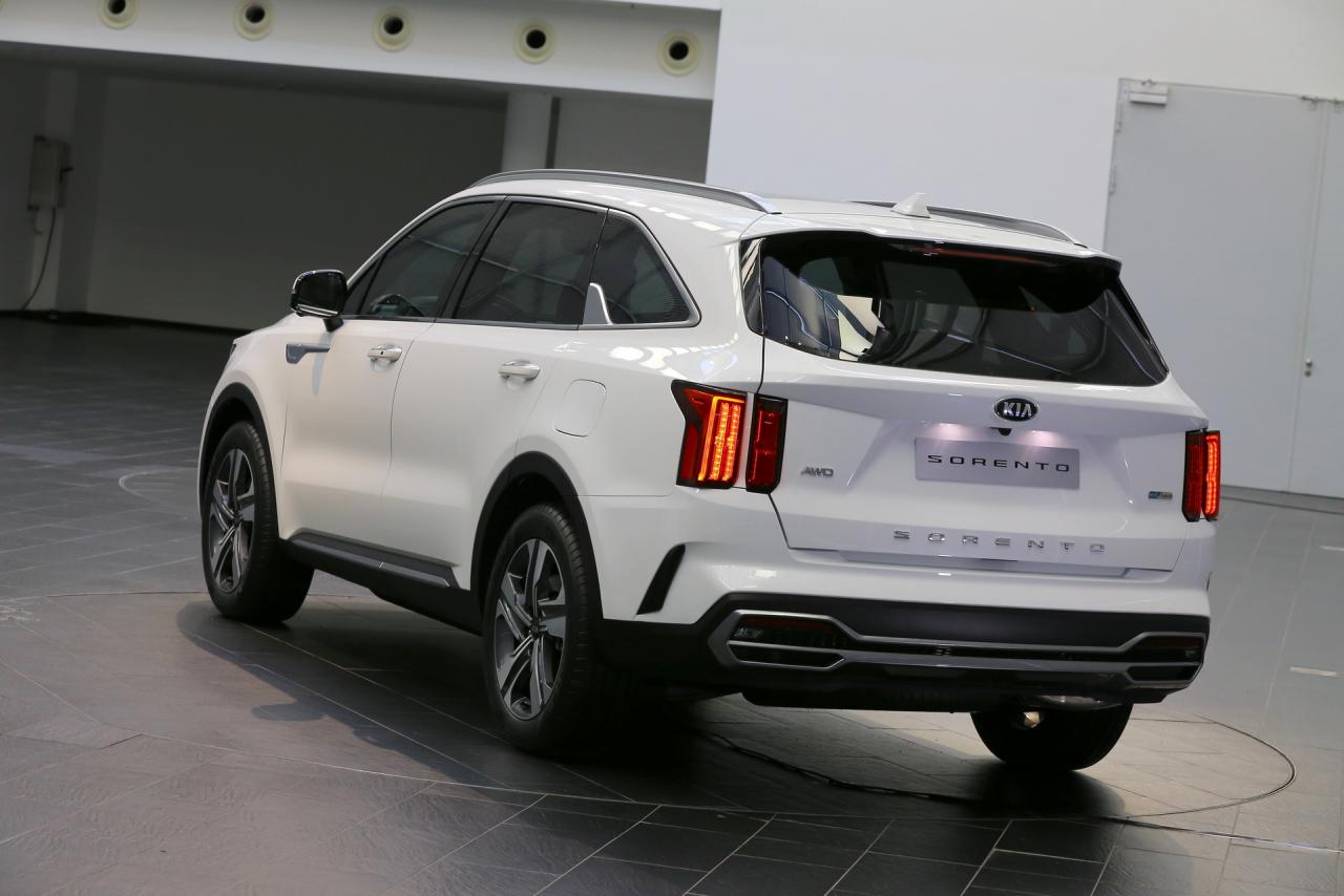 2021-Kia-Sorento-95.jpg