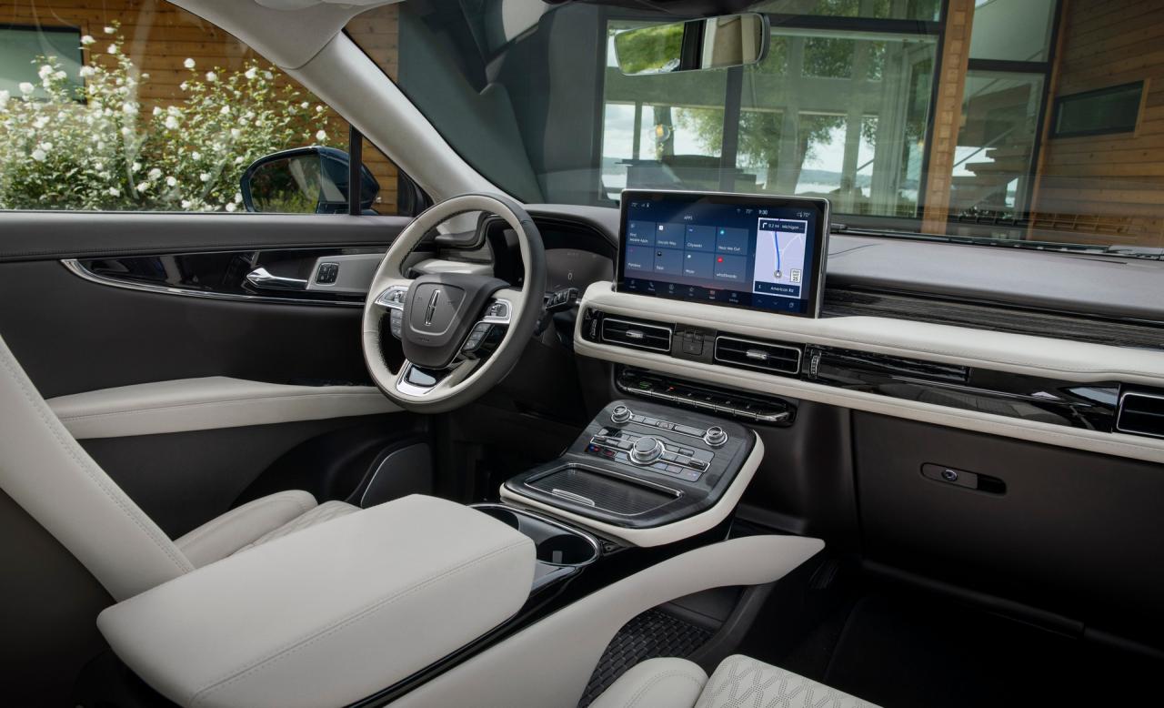 2021-Lincoln-Nautilus-28.jpg