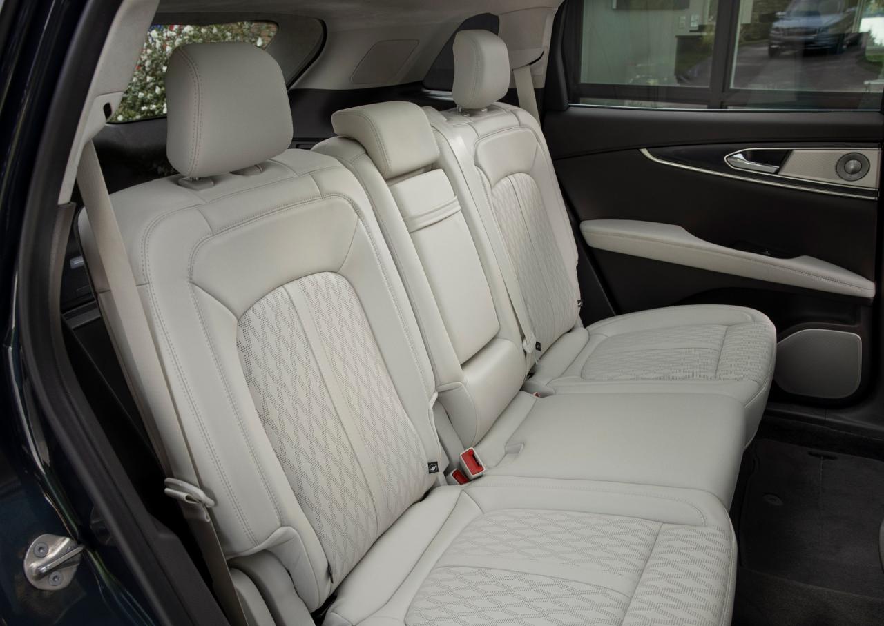 2021-Lincoln-Nautilus-34.jpg