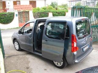 24897818-big-auto-usata.jpg.1c1bdcc7b3a7e35285de511c2a980a96.jpg