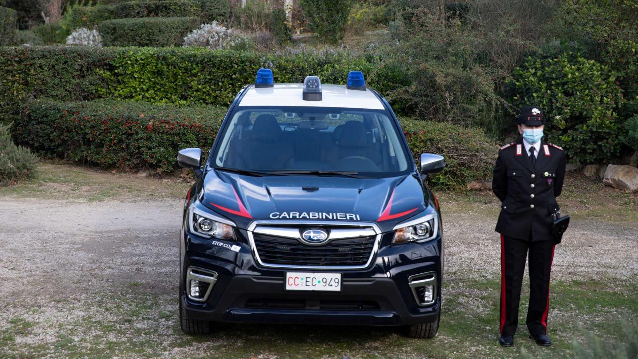 904464352_il-ministro-costa-consegna-nissan-leaf-e-subaru-forester-ai-carabinieri(6).thumb.jpg.33f2b98bce285a80bfc768124c82b886.jpg