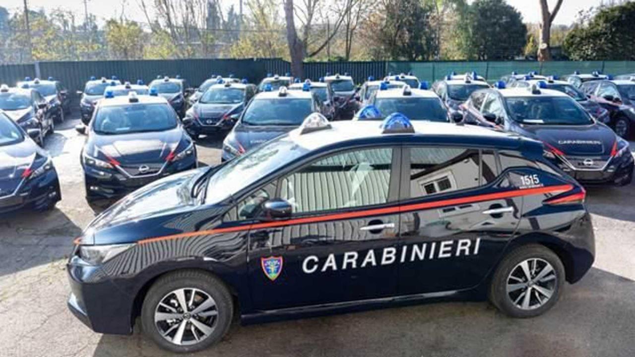 981382839_il-ministro-costa-consegna-nissan-leaf-e-subaru-forester-ai-carabinieri(4).thumb.jpg.cc53d74105d59b44262799b4ddd22869.jpg