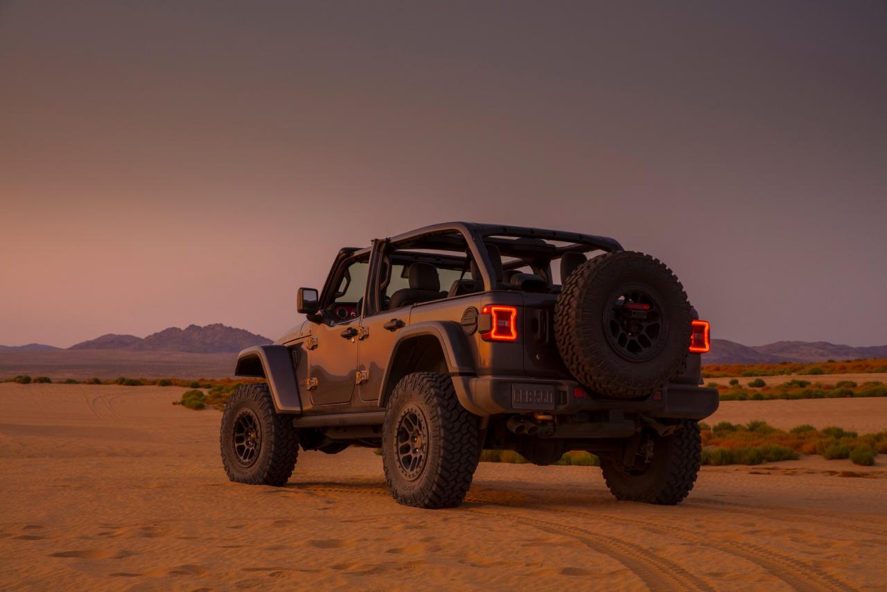 Jeep-Wrangler-Rubicon-392-Hemi-19.jpg