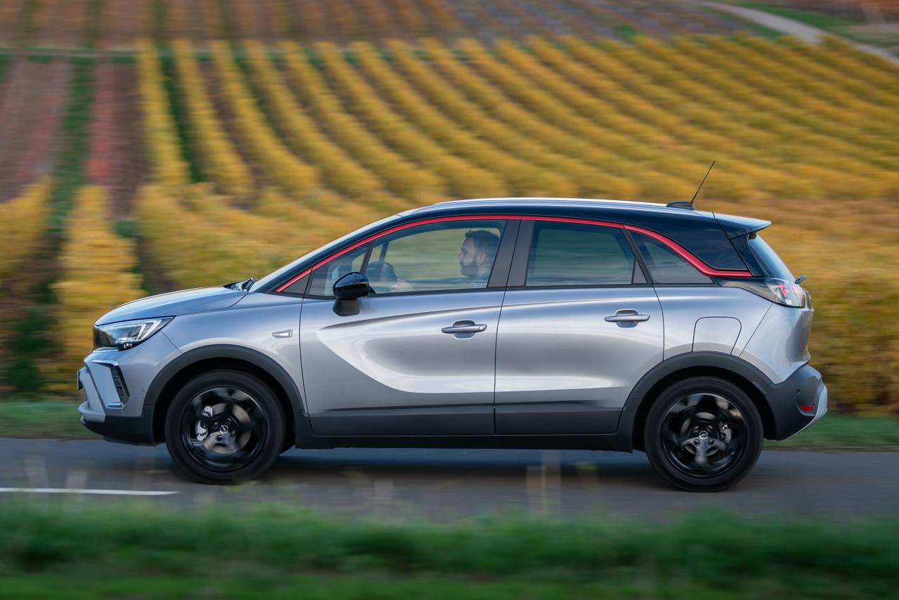Opel-Crossland-513646.thumb.jpg.6307a2beee7c9e7893c2e69fa0c31c87.jpg