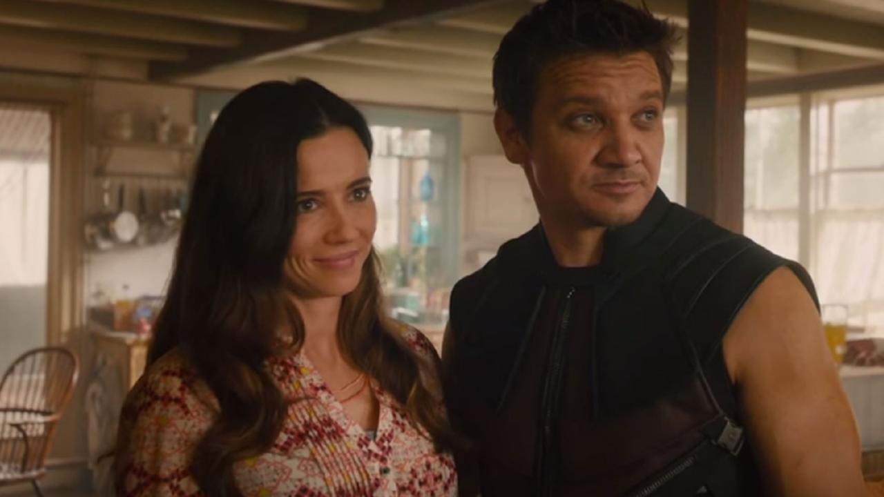 linda-cardellini-wants-a-laura-barton-movie-but-doesnt-think-itll-happen.jpg
