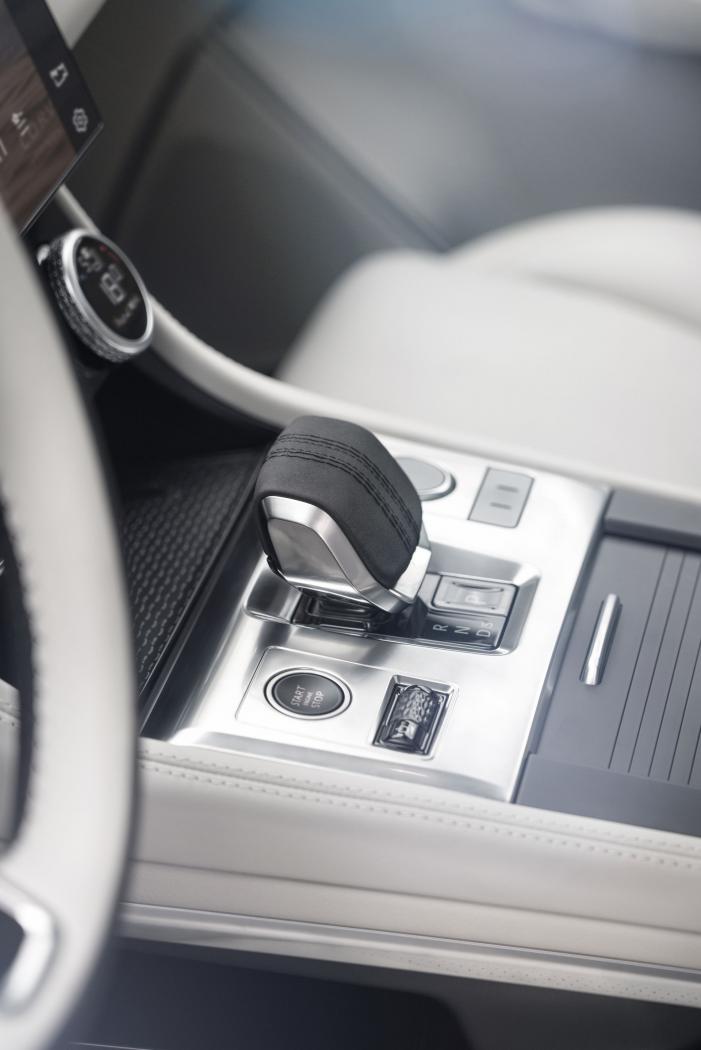 2021-Jaguar-F-Pace-100.jpg