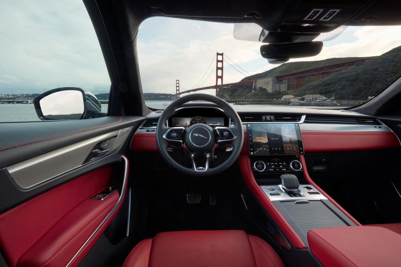 2021-Jaguar-F-Pace-104.jpg