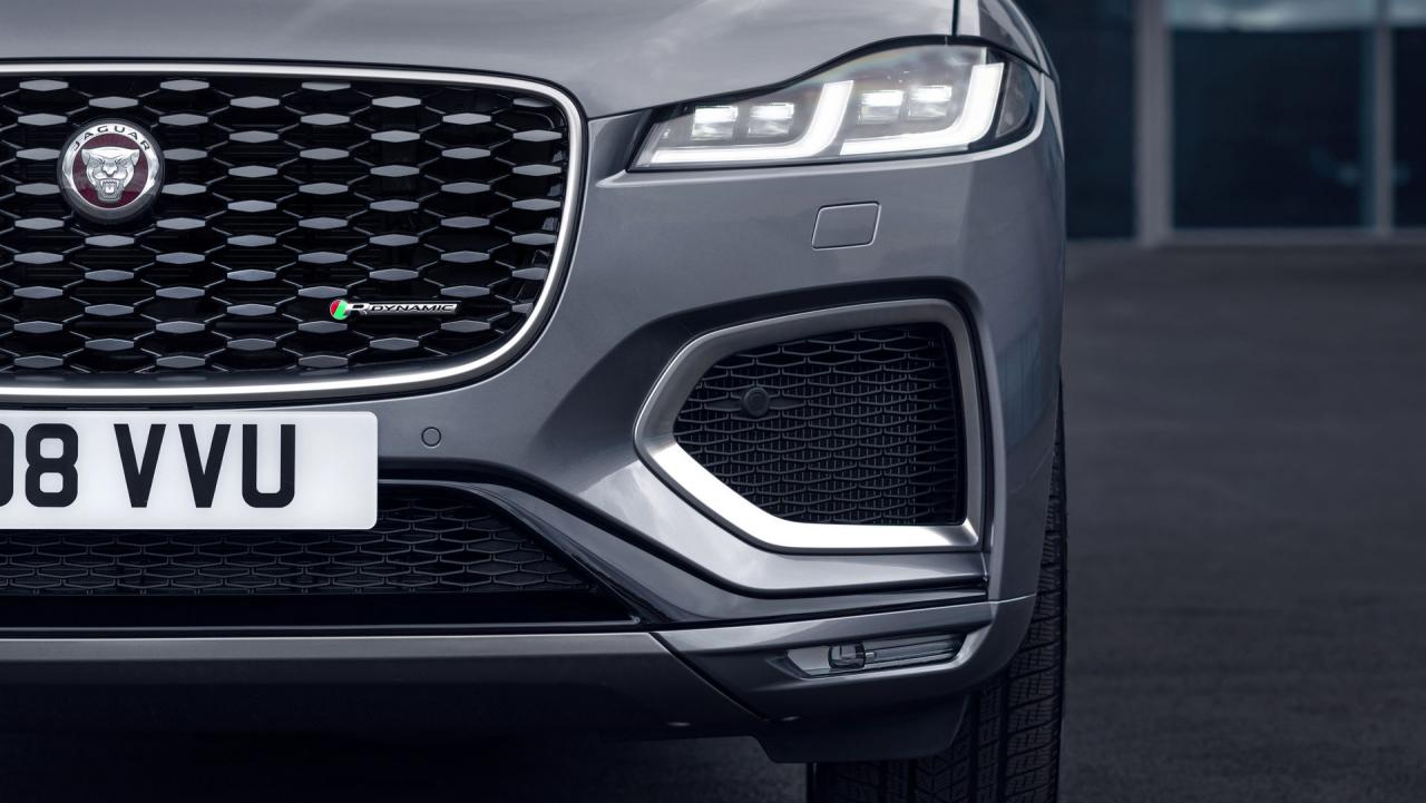 2021-Jaguar-F-Pace-112.jpg