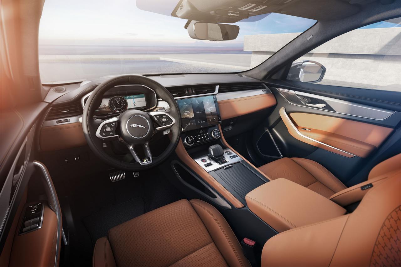 2021-Jaguar-F-Pace-134.jpg