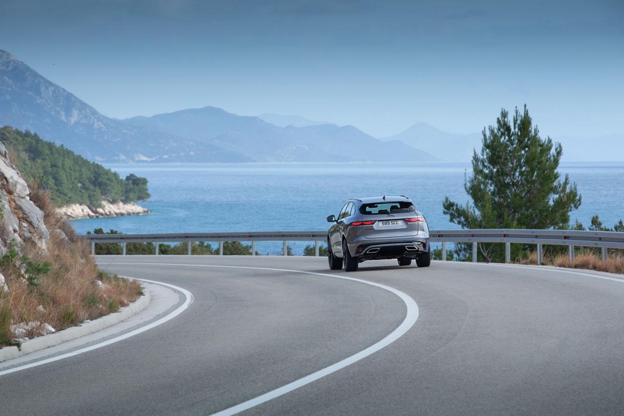 2021-Jaguar-F-Pace-56.jpg