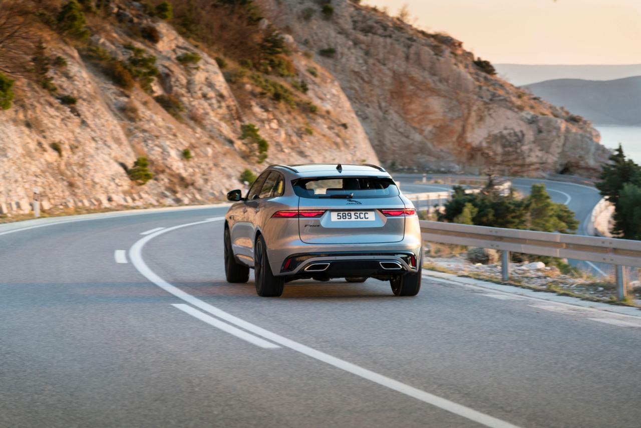 2021-Jaguar-F-Pace-60.jpg