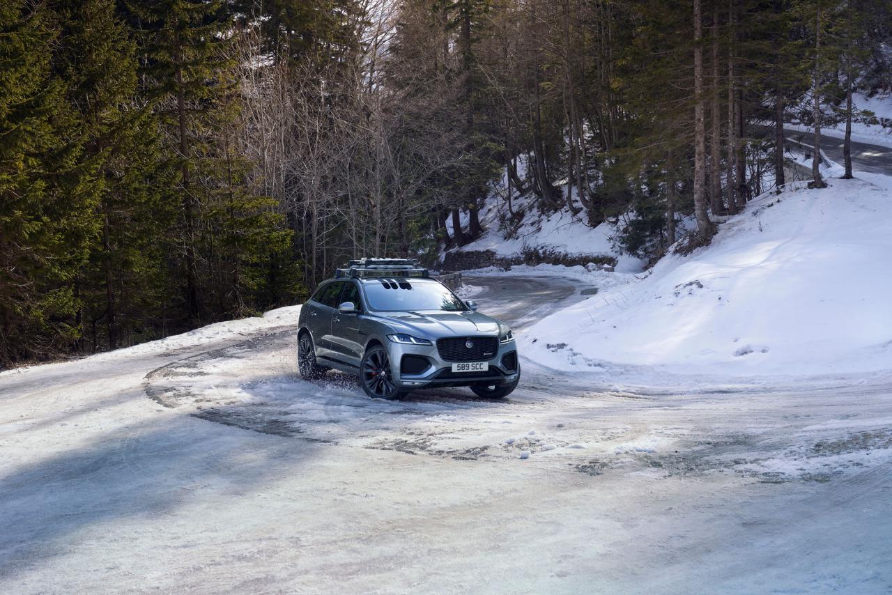 2021-Jaguar-F-Pace-65.jpg