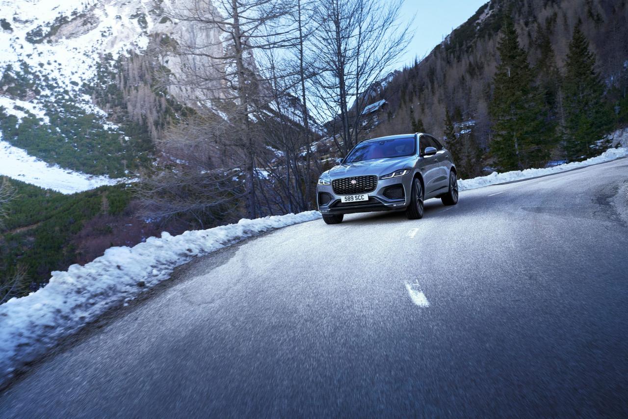 2021-Jaguar-F-Pace-70.jpg