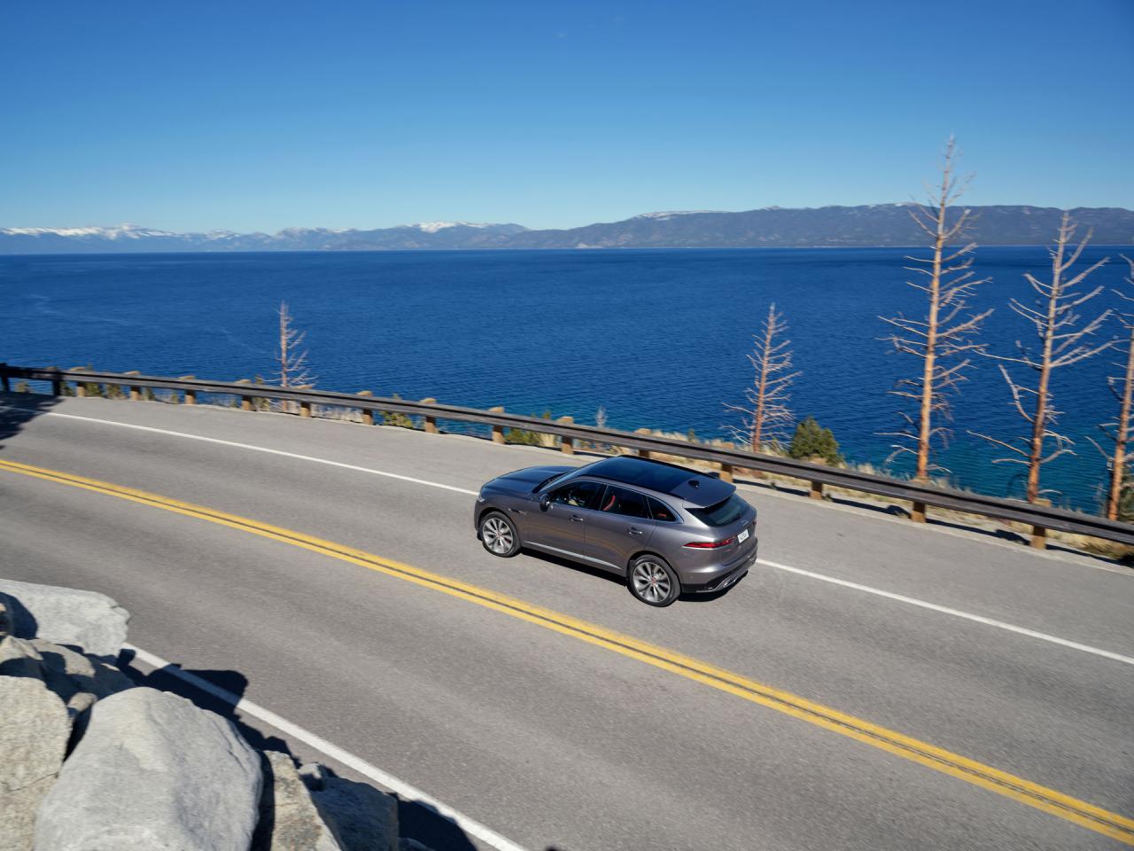 2021-Jaguar-F-Pace-73.jpg