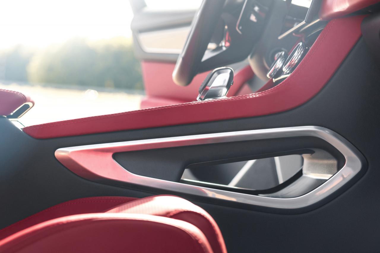 2021-Jaguar-F-Pace-95.jpg