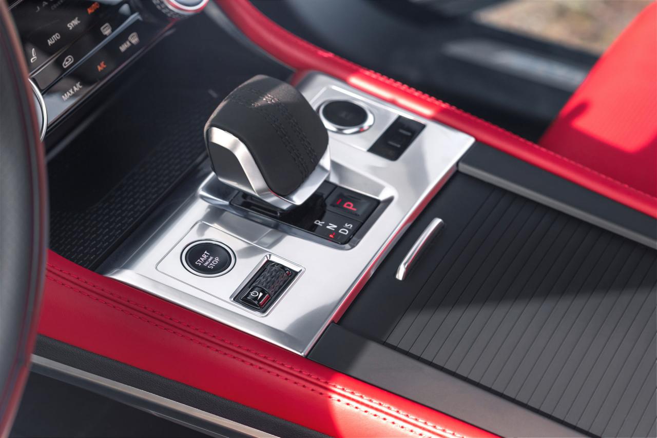 2021-Jaguar-F-Pace-96.jpg