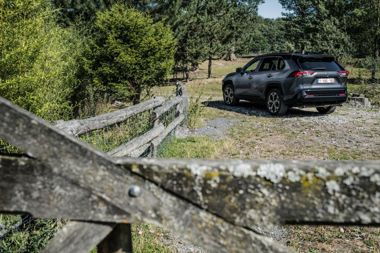 2021-Toyota-RAV4-PHEV-European-spec-130.jpg