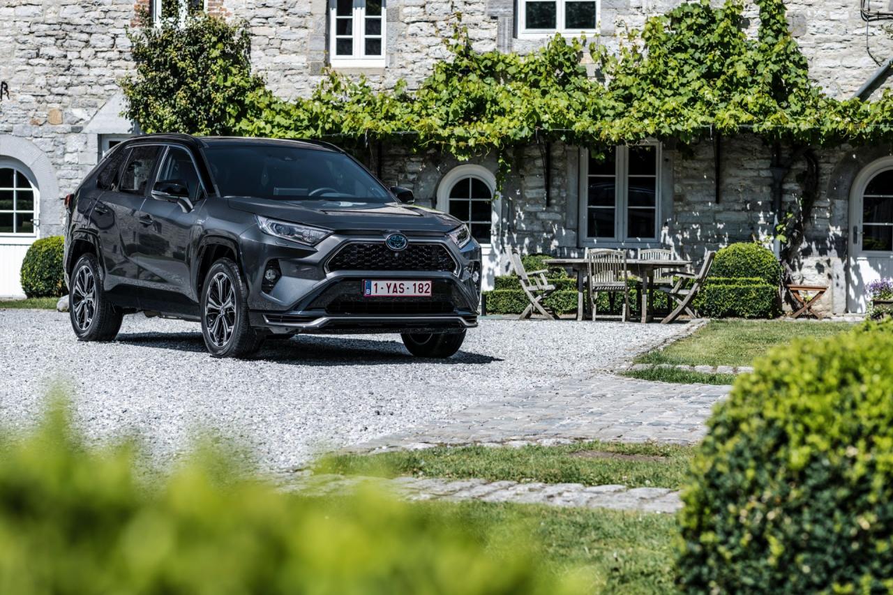 2021-Toyota-RAV4-PHEV-European-spec-137.jpg