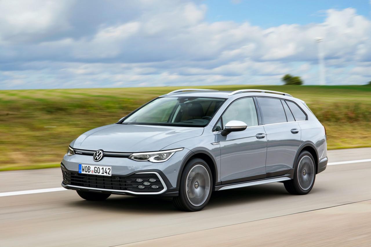 2021-VW-Golf-Alltrack-1.jpg