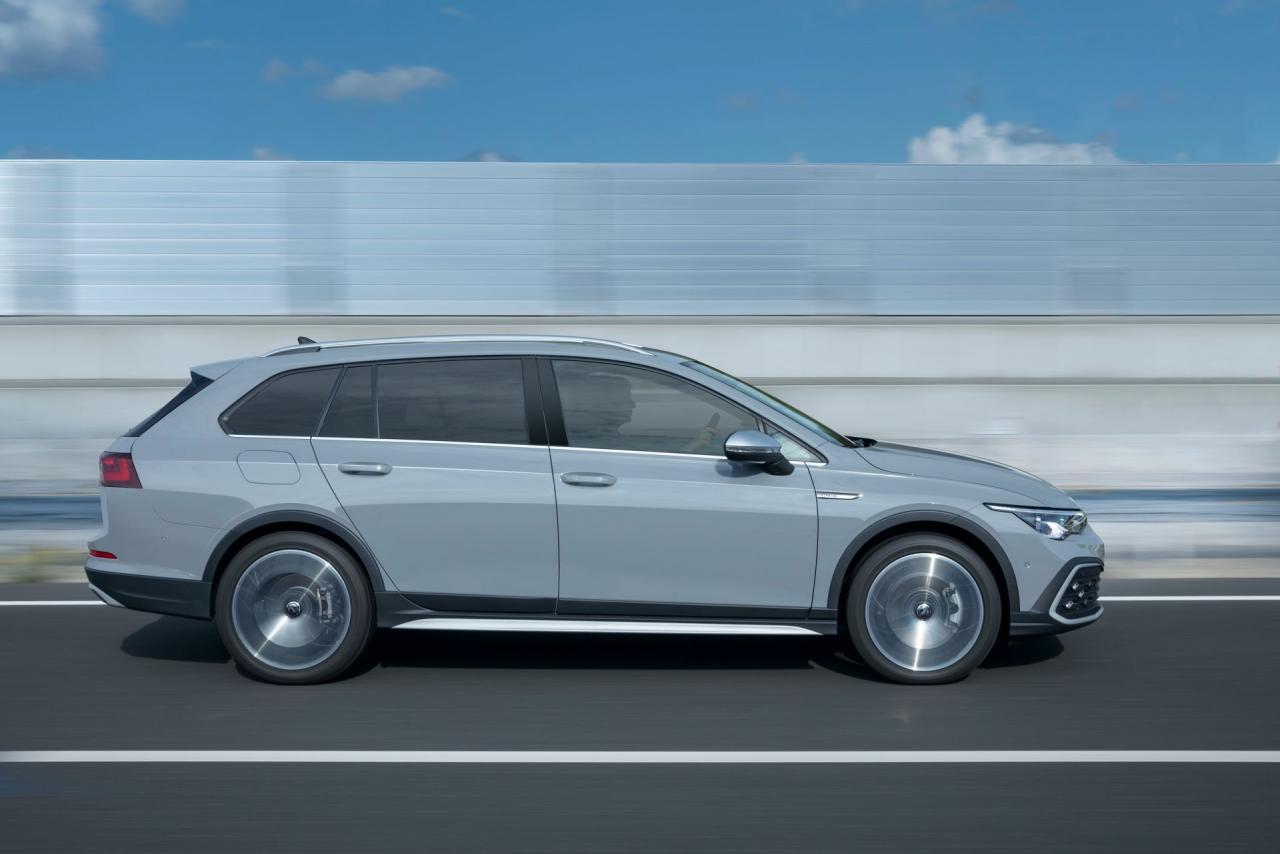 2021-VW-Golf-Alltrack-5.jpg