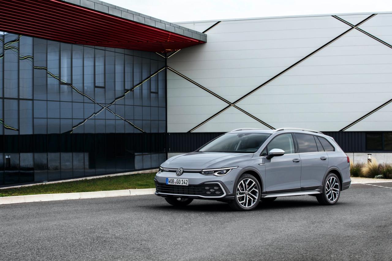 2021-VW-Golf-Alltrack-7.jpg