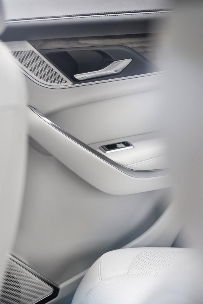 2021-Jaguar-F-Pace-103 (1).jpg