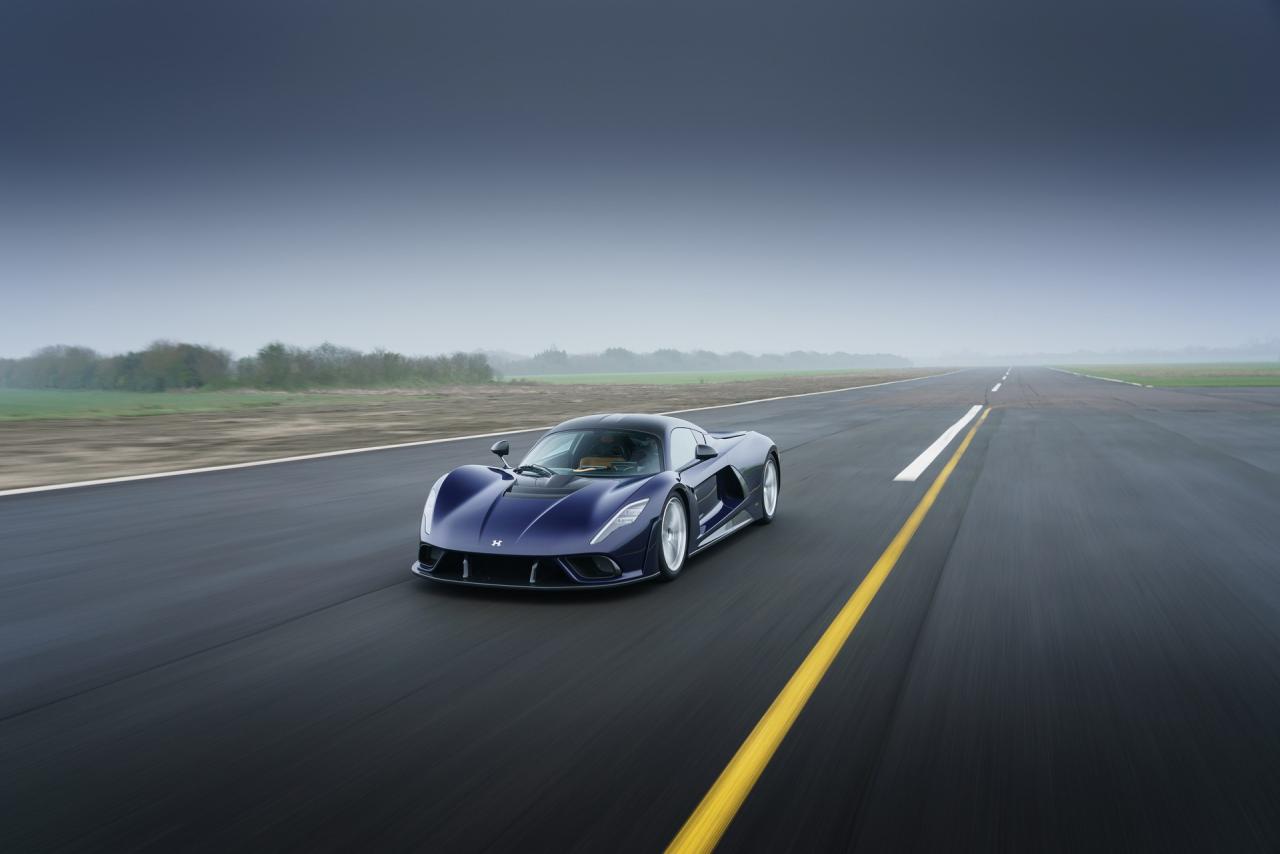 Hennessey-Venom-F5-2.jpg