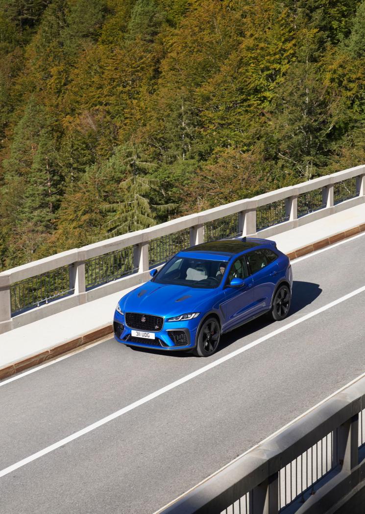 Jaguar-F-Pace-SVR-10.jpg