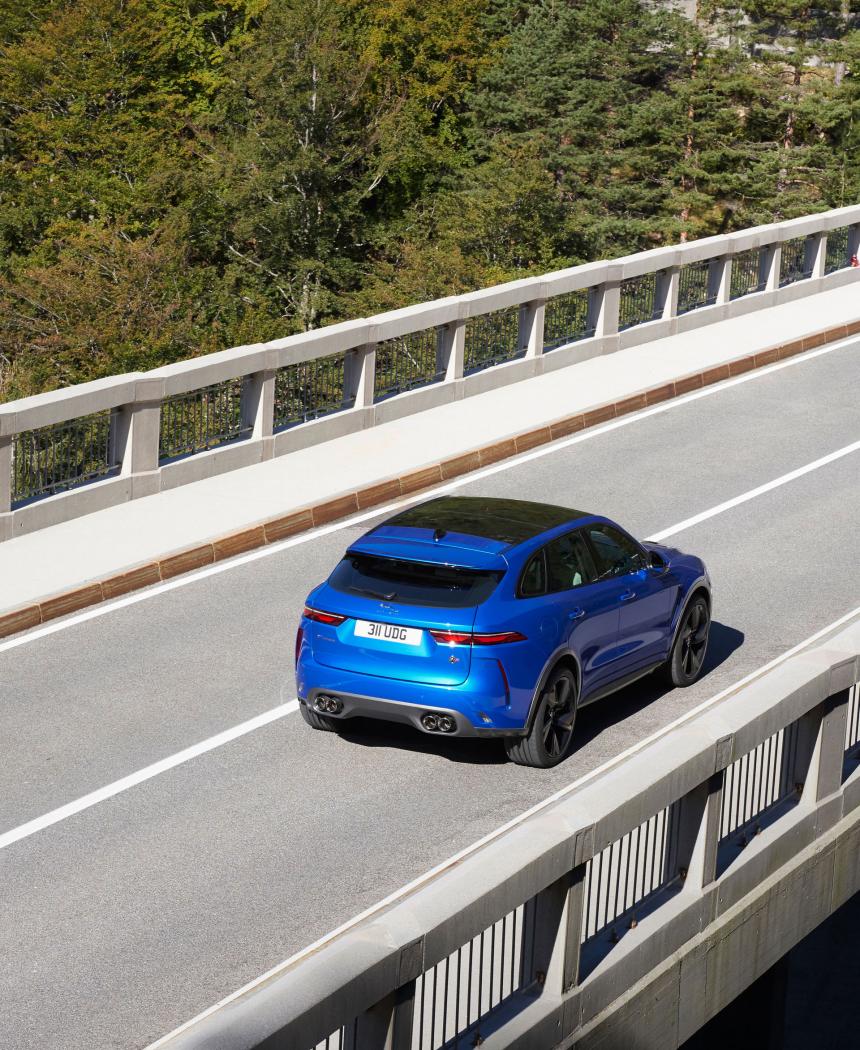 Jaguar-F-Pace-SVR-11.jpg
