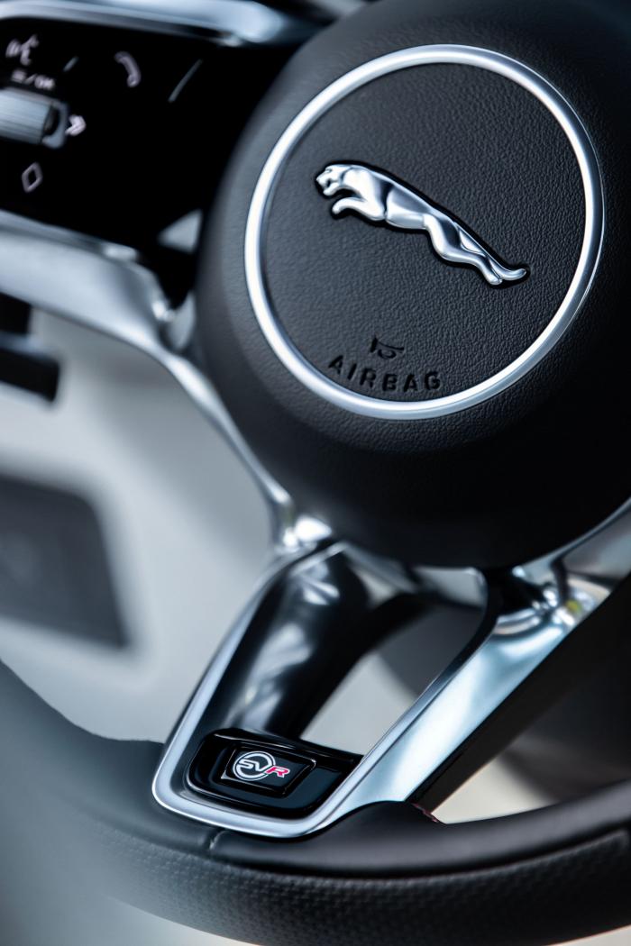 Jaguar-F-Pace-SVR-17.jpg