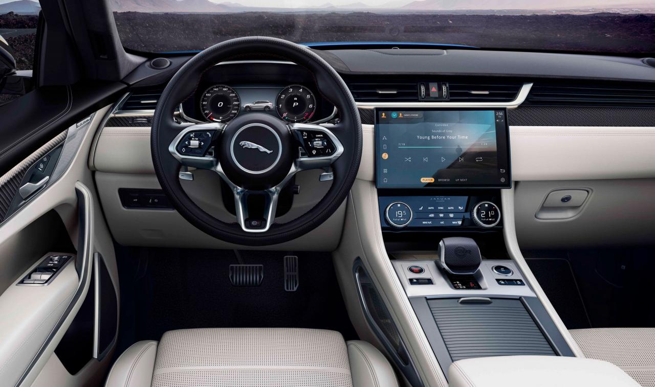 Jaguar-F-Pace-SVR-23.jpg