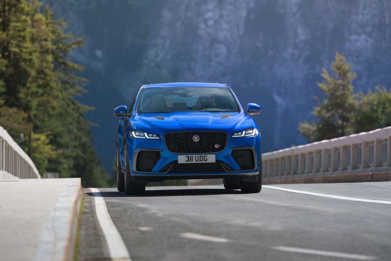 Jaguar-F-Pace-SVR-3.jpg