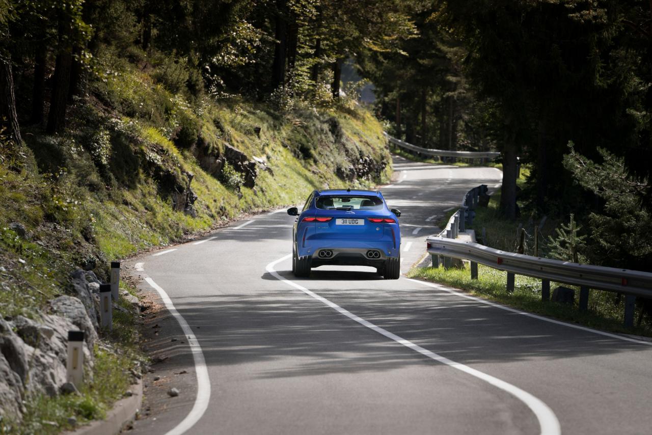 Jaguar-F-Pace-SVR-5.jpg