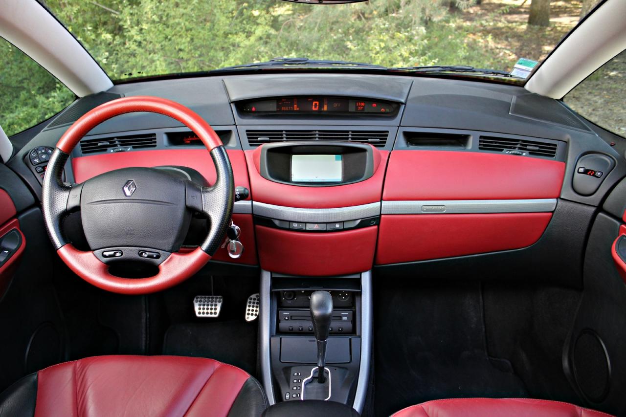 renault_avantime_2001_interior.thumb.jpg.61238715480584afe646dad4d7b345eb.jpg