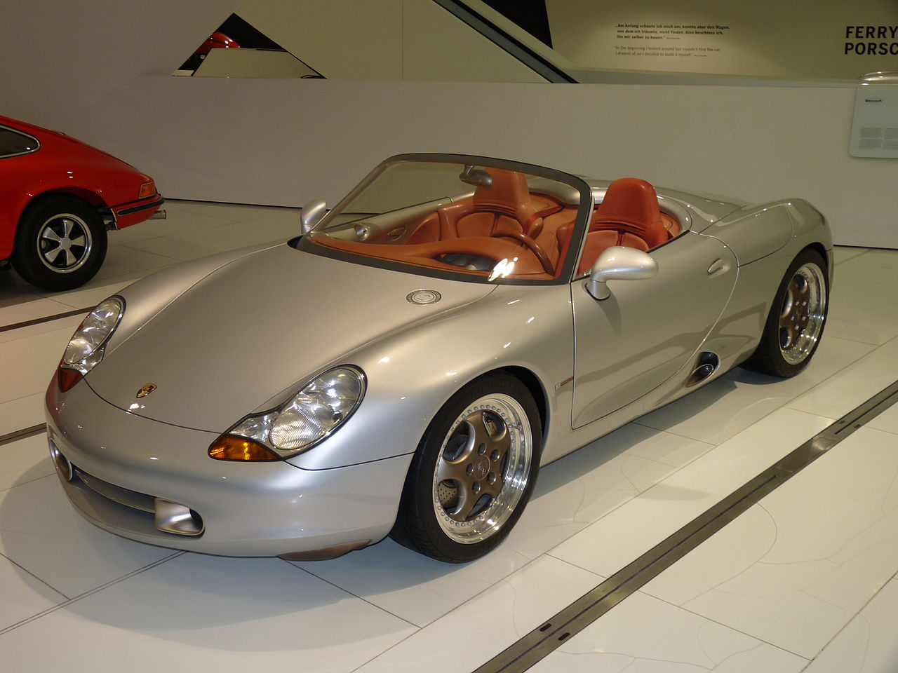 1280px-Porsche_Boxster_Concept_Prototype_1992_frontleft_2010-03-12_A.JPG