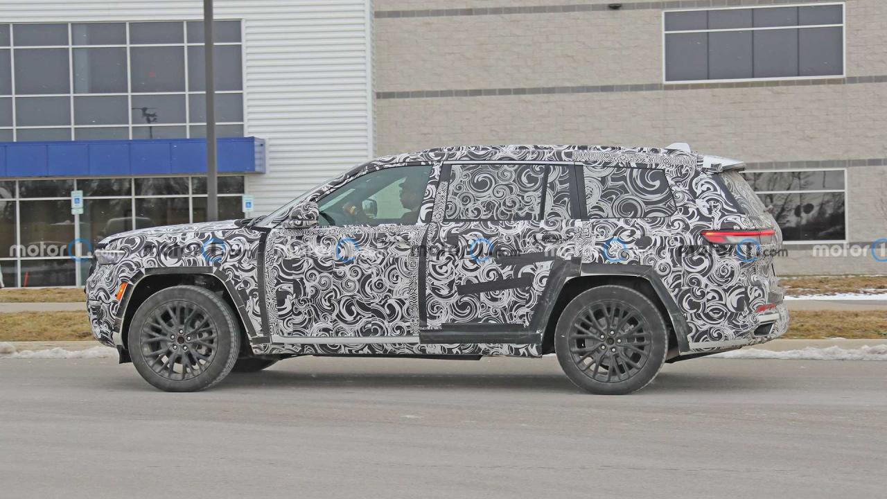 1285463353_2022-jeep-grand-cherokee-in-light-camo(3).thumb.jpg.467e7fc31fda49a654f73e6bde172c1b.jpg