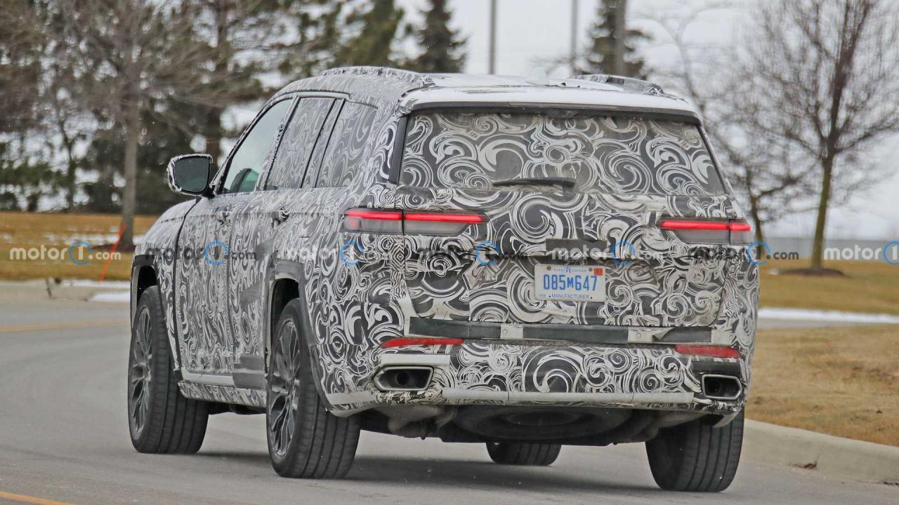 1488389620_2022-jeep-grand-cherokee-in-light-camo(5).thumb.jpg.076b4e61ed28889dcf1d605fc7890ec3.jpg
