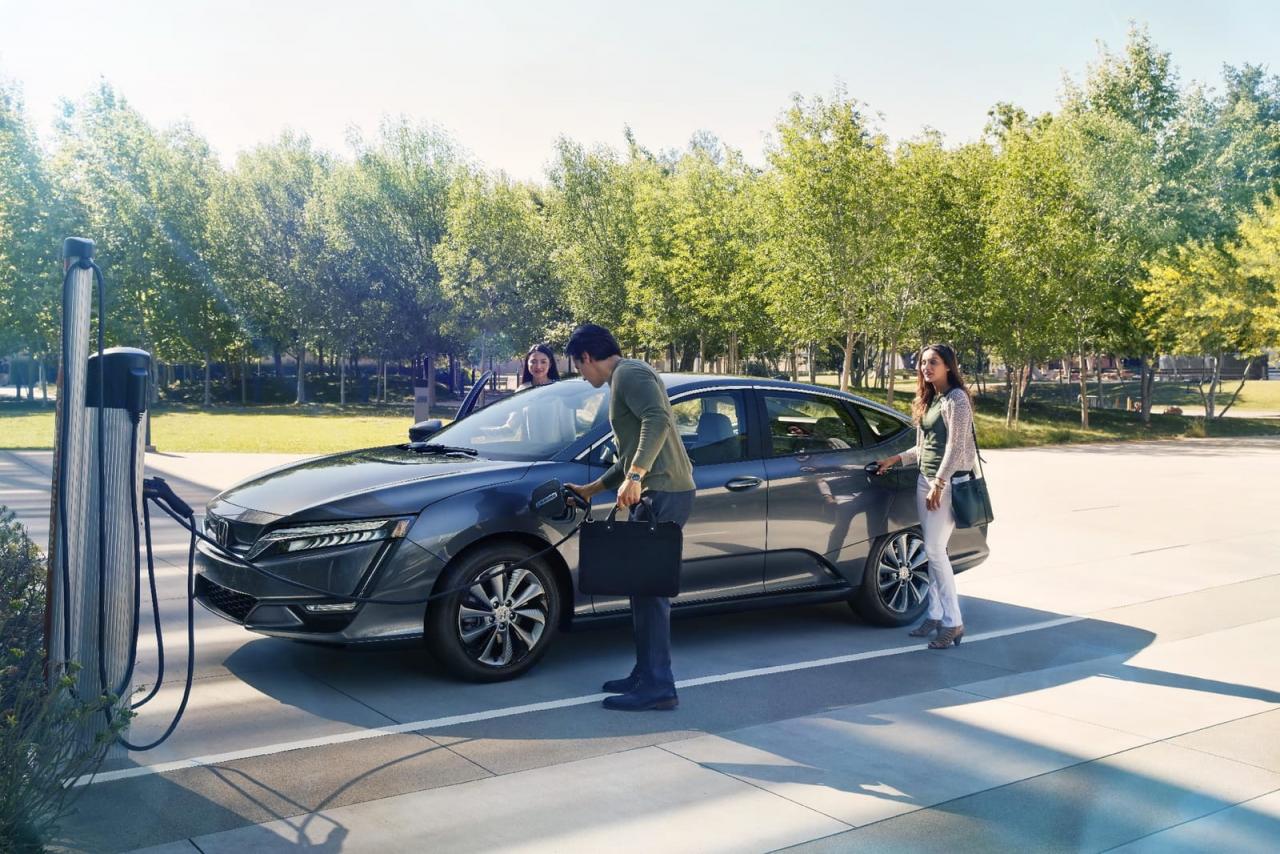 clarity phev.jpg