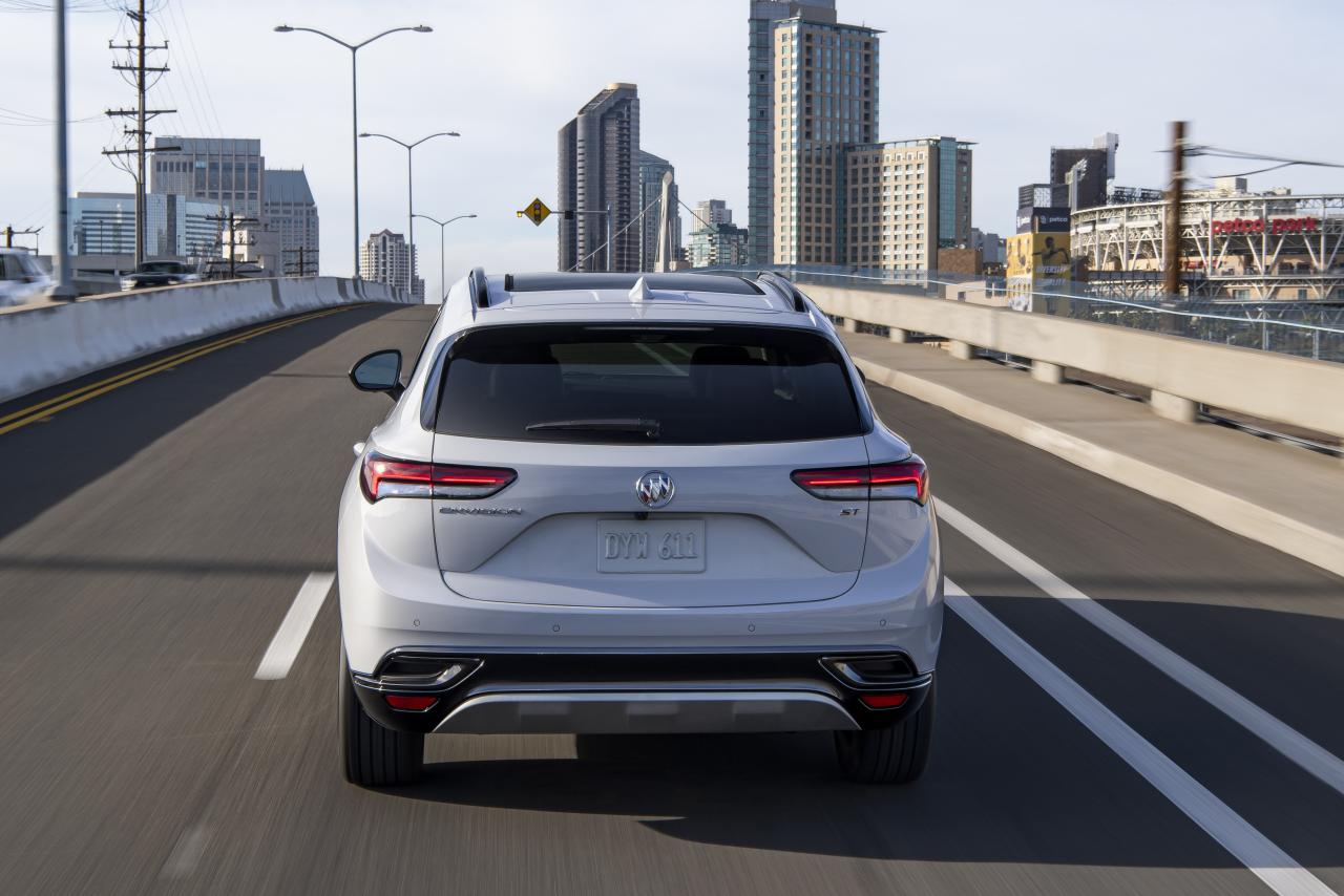 2021-Buick-Envision-006.jpg