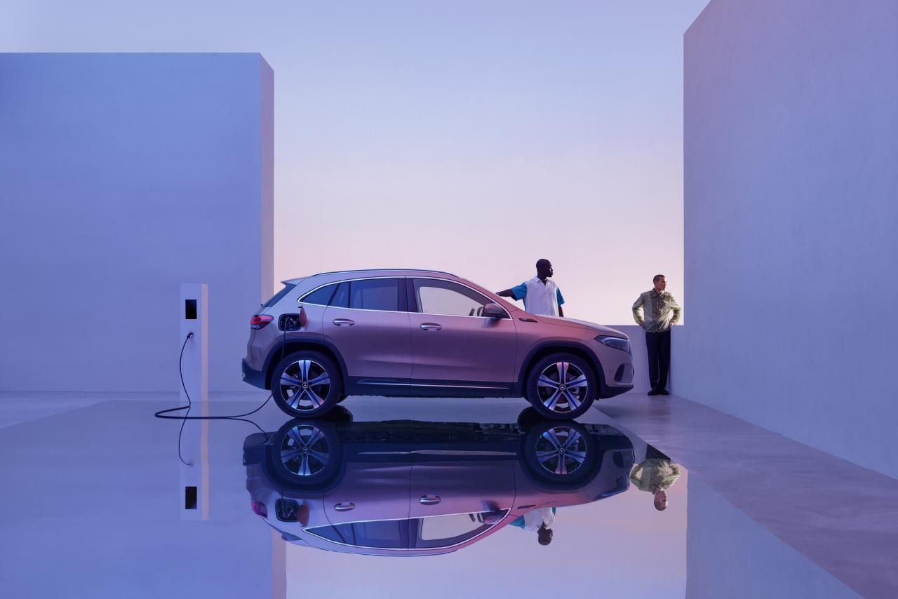2021-Mercedes-EQA-250-141.jpg