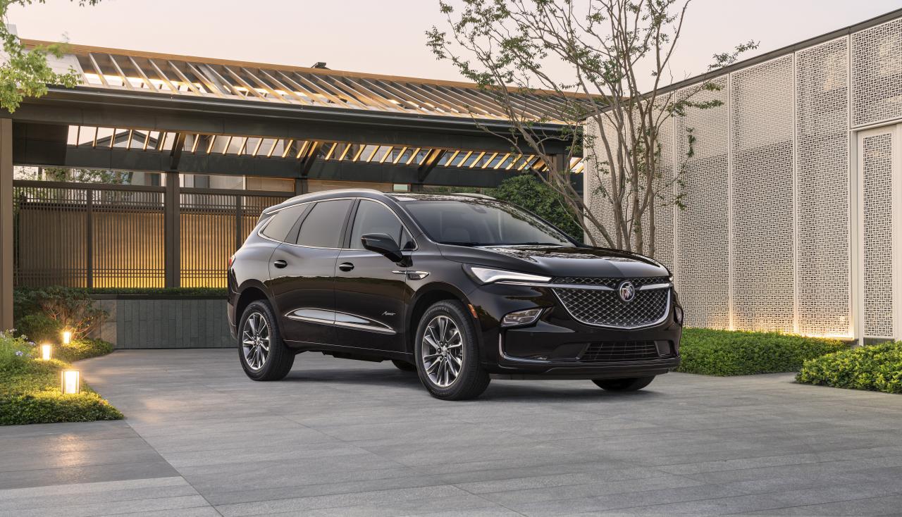 2022-Buick-Enclave-Avenir-001.jpg