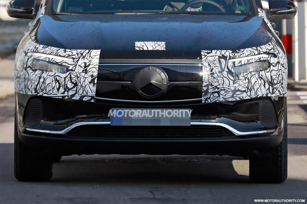 2022-mercedes-benz-eqa-spy-shots--photo-credit-s-baldauf-sb-medien_100777015_h.jpg