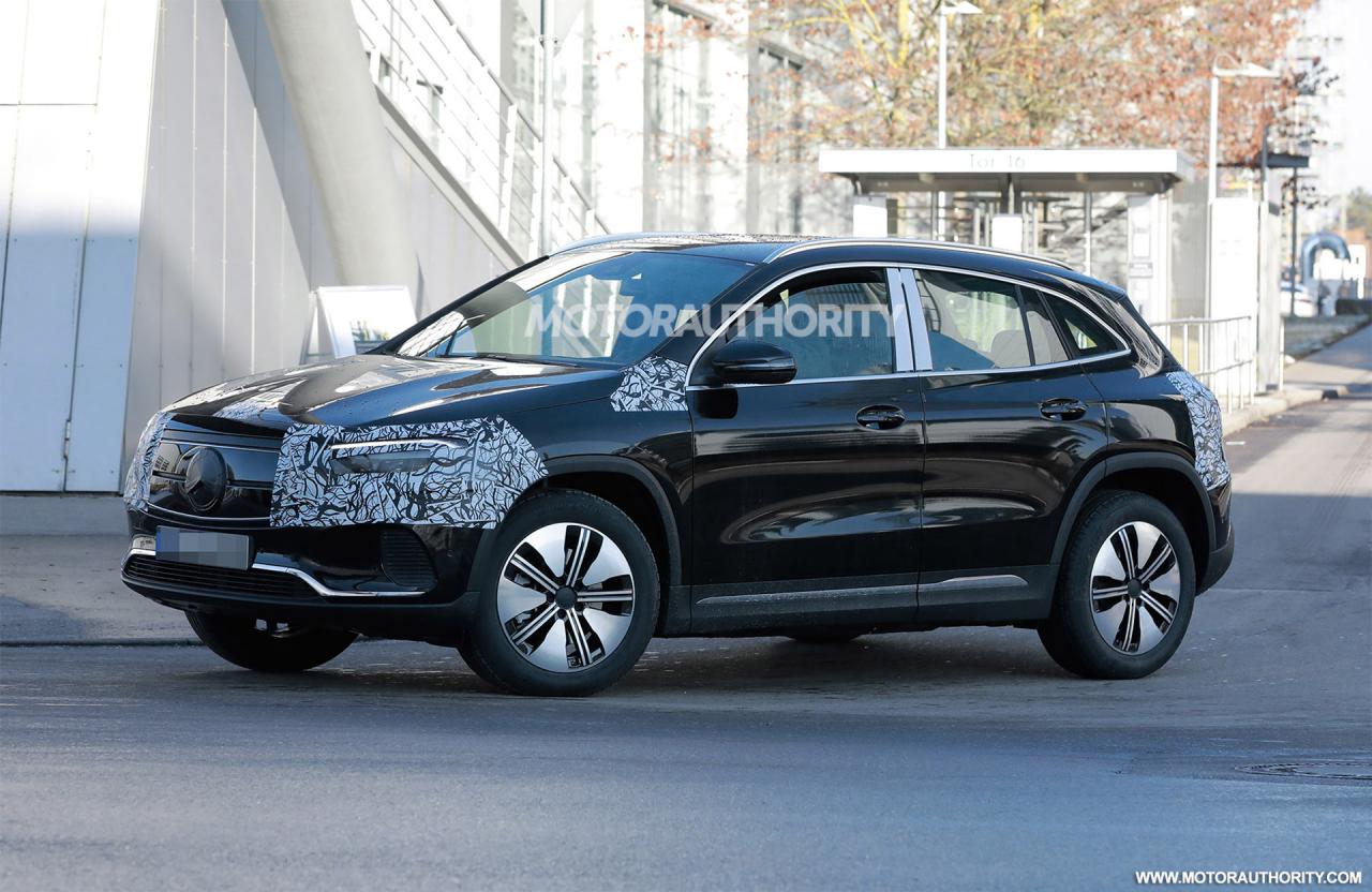 2022-mercedes-benz-eqa-spy-shots--photo-credit-s-baldauf-sb-medien_100777019_h.jpg
