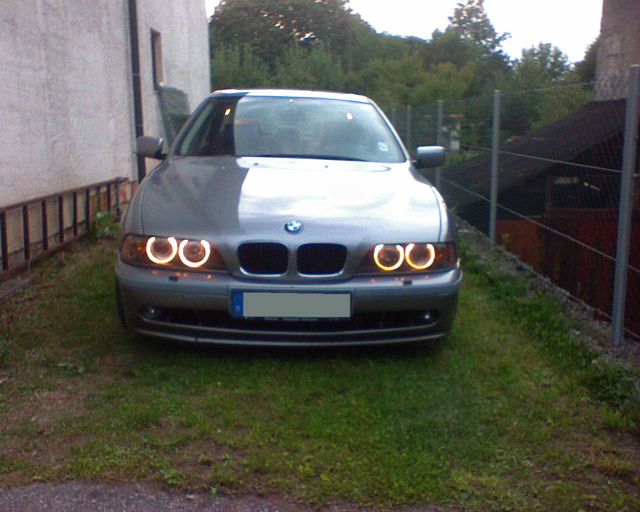 BMW_E39_Angel_Eyes.jpg.e0de8a36f5d22d70a3cb4f06c1e0a83b.jpg