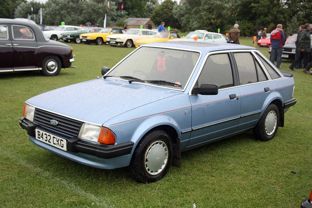 Ford-Escort-1.6-1985-4.jpg.6d0fec8537e696e033c282033567a439.jpg