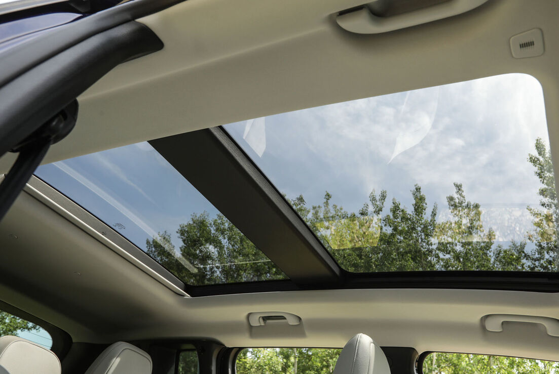 jeep-renegade-panoramadach-2019.jpg.551811e78ba2c5b34a086318a55c92ce.jpg