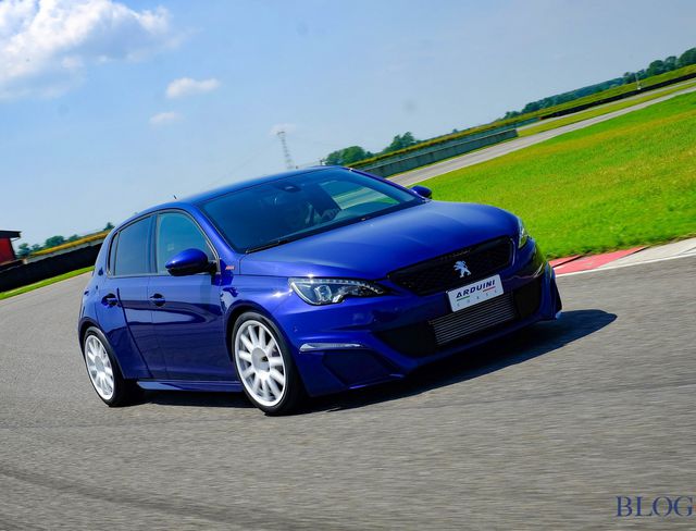 peugeot-308-by-arduini-corse_3.jpg.85be249f80b47c0677c8f5f8d58ff548.jpg